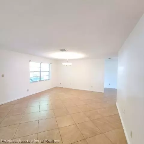 4205 Capri St, Sebring, FL 33872 photo 6