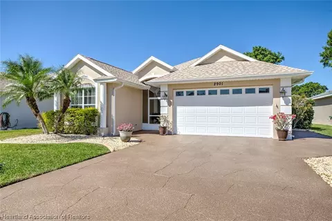 2901 Meadowood Ln, Sebring, FL 33875