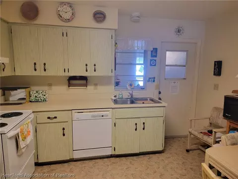 3136 Spinks Rd, Sebring, FL 33870 photo 5
