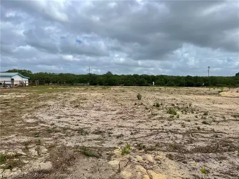 1815 1817 E Claradge Ave, Avon Park, FL 33825