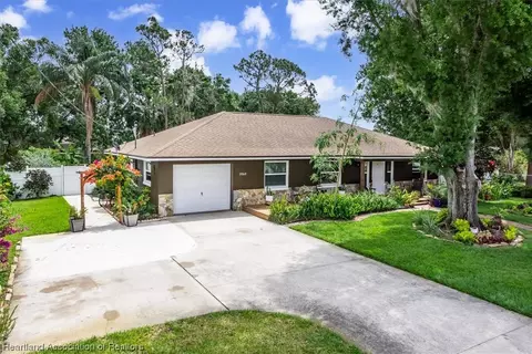 3060 Lakeview Dr, Sebring, FL 33870
