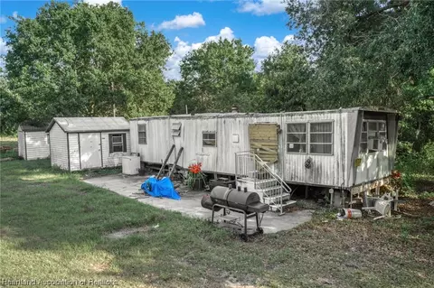 300 Pleasant Ln, Lorida, FL 33857