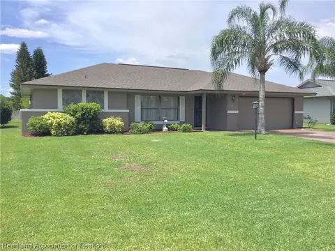 1611 Evergreen St, Sebring, FL 33870