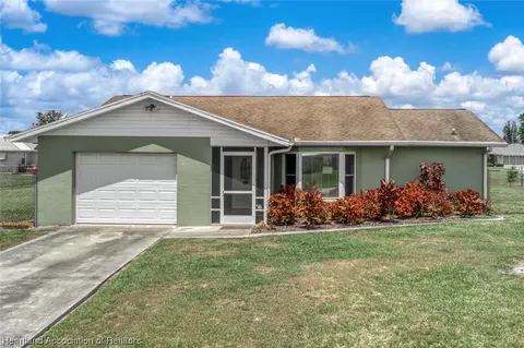 6025 Glens Ct, Sebring, FL 33876