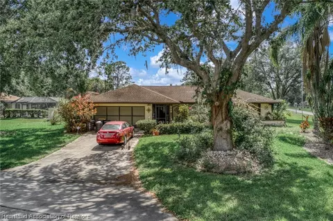 333 Oak Knolls Cir, Sebring, FL 33876