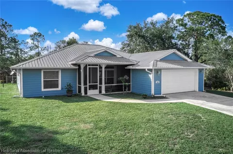 1046 Dixie St, Lake Placid, FL 33852