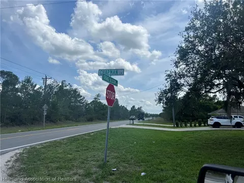 10711 E Greenside Way E, Sebring, FL 33875 photo 2
