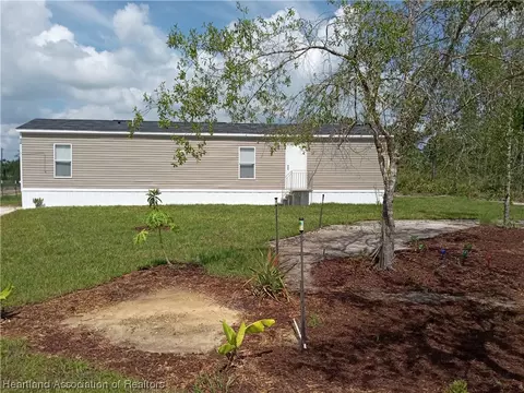 430 Earnhardt Dr, Venus, FL 33960