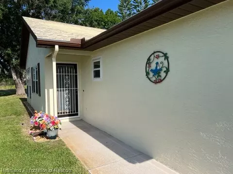 1633 Willow Run, Sebring, FL 33872 photo 2
