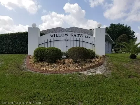 1633 Willow Run, Sebring, FL 33872 photo 4