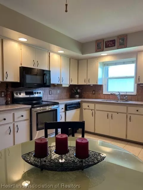 1633 Willow Run, Sebring, FL 33872 photo 11