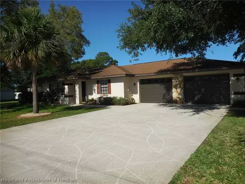 401 S Heron St, Sebring, FL 33870