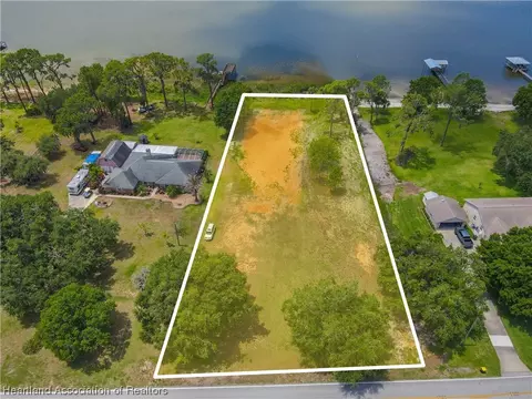 S Lake Reedy Boulevard, Frostproof, FL 33843