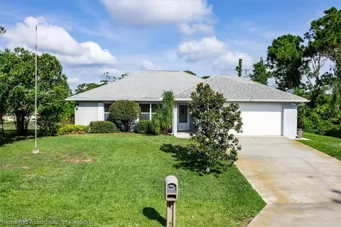 511 Jupiter Ave NW, Lake Placid, FL 33852