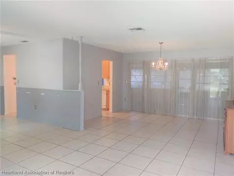 4339 Capri St, Sebring, FL 33872 photo 2