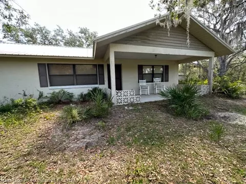 901 Spring Ct, Frostproof, FL 33843 photo 3
