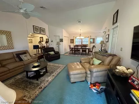901 Spring Ct, Frostproof, FL 33843 photo 5