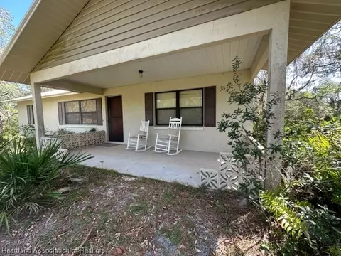 901 Spring Ct, Frostproof, FL 33843 photo 2
