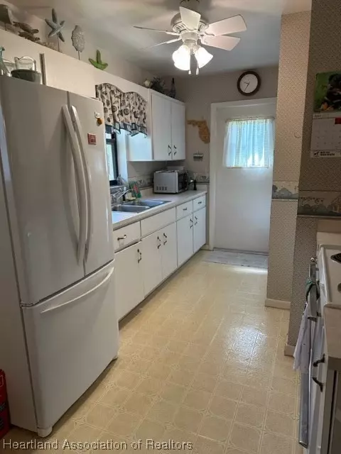 901 Spring Ct, Frostproof, FL 33843 photo 7