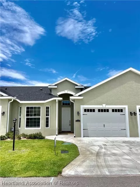 3082 Kapalua Ct, Sebring, FL 33872