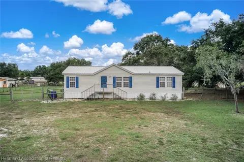 401 Fairview Ln, Lorida, FL 33857