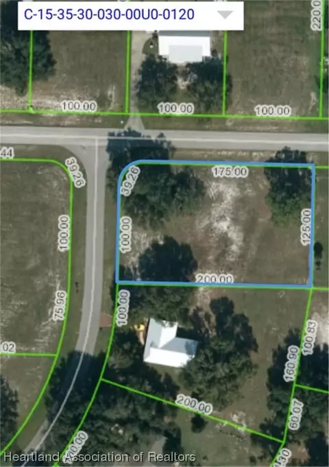 8100 Hampshire Dr, Sebring, FL 33876