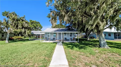 5085 Placid View Dr, Lake Placid, FL 33852