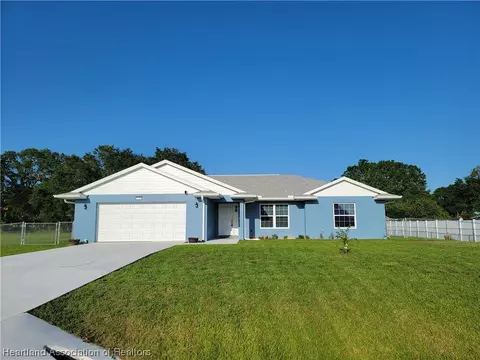 7525 Honeysuckle Dr, Sebring, FL 33876