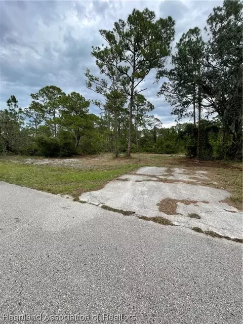 6808 Burkett Ave, Sebring, FL 33870