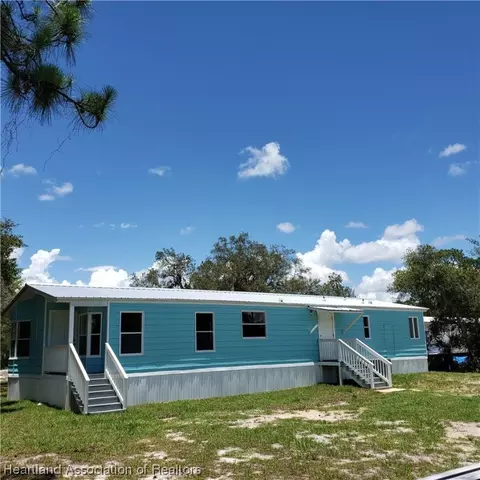 3321 N Horseshoe Dr, Avon Park, FL 33825