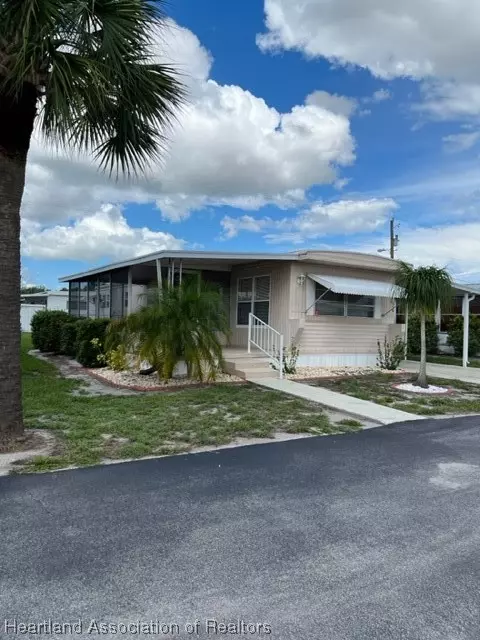 3020 Wisconsin Dr, Sebring, FL 33870