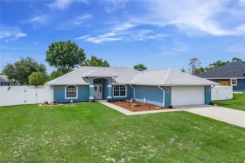 106 Bimini St NE, Lake Placid, FL 33852