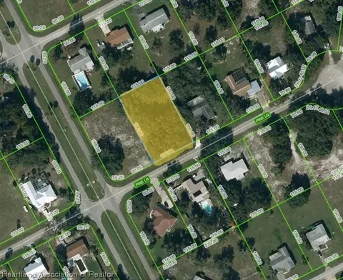 6117 Pine Ln, Sebring, FL 33876