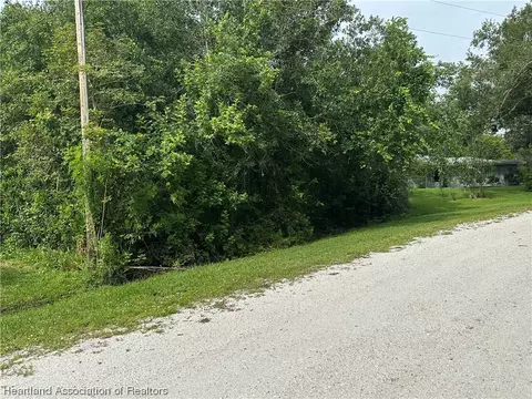 6315 Elm Pl, Sebring, FL 33875