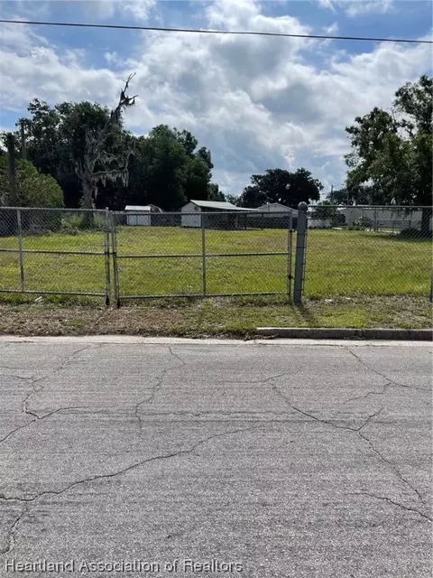 120 W Hogan St, Wauchula, FL 33873