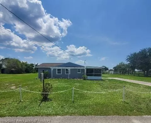 18 Oak St, Lake Placid, FL 33852