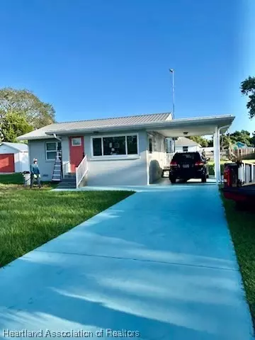 3 E Charles St, Avon Park, FL 33825