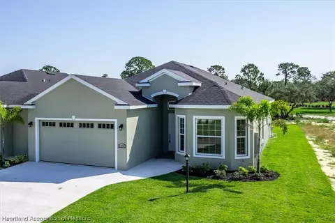 5299 Pebble Beach Dr, Sebring, FL 33872