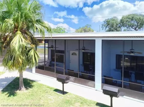735 S Lakeview Unit Apt 8 Road 4, Lake Placid, FL 33852