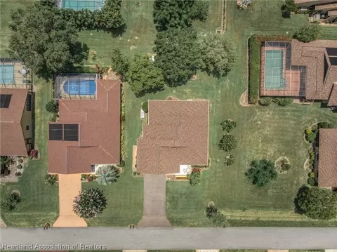 2911 Summertree Dr, Sebring, FL 33872 photo 2