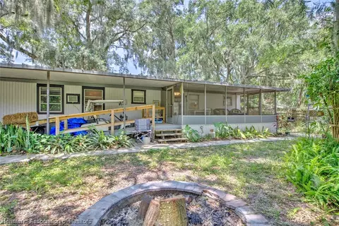 39 Country Rd, Lorida, FL 33857