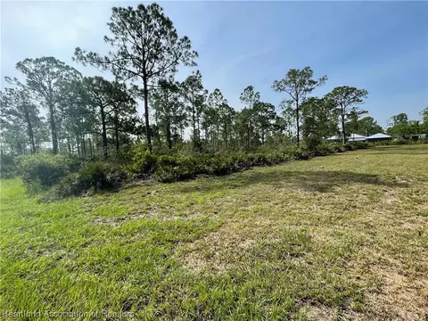 863 Letitia Dr, Sebring, FL 33875 photo 2