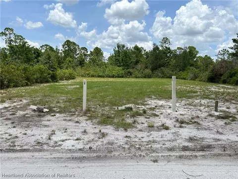 345 Tanager Ave, Sebring, FL 33872