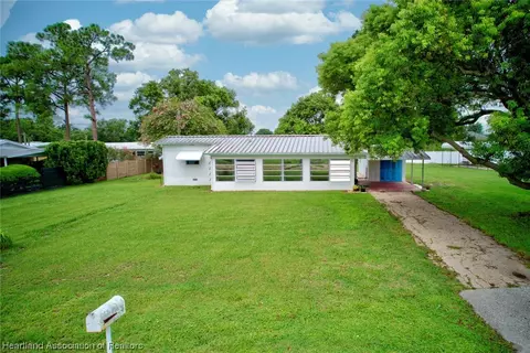 233 S Corvette Ave, Sebring, FL 33872