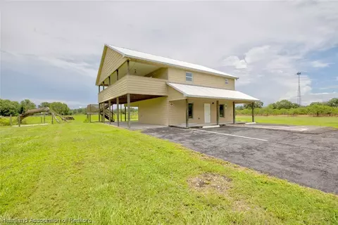 548 Doc Coil Rd, Bowling Green, FL 33834