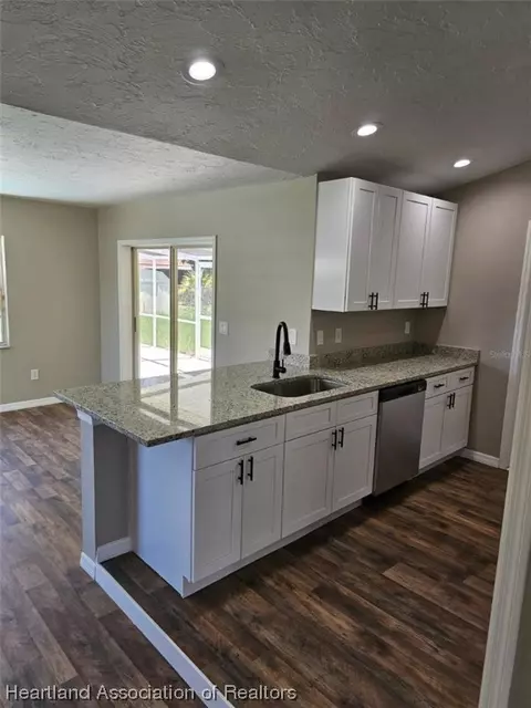 203 Vanwall Ter, Sebring, FL 33872 photo 3