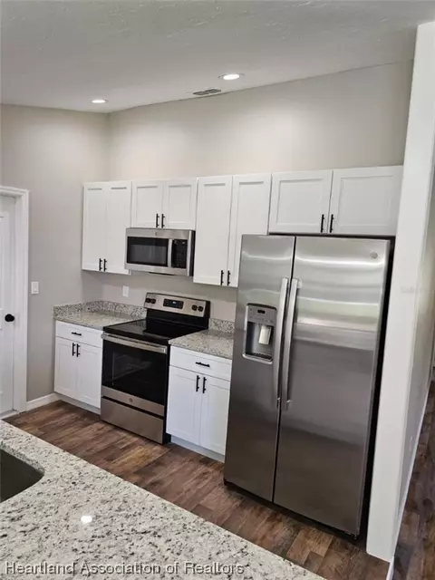 203 Vanwall Ter, Sebring, FL 33872 photo 4