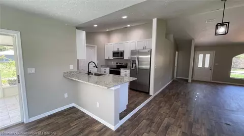 203 Vanwall Ter, Sebring, FL 33872 photo 2
