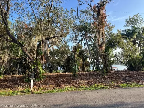 612 Arcola Dr, Sebring, FL 33875 photo 4
