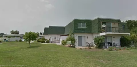 110 Golf Villas Ct NW, Lake Placid, FL 33852